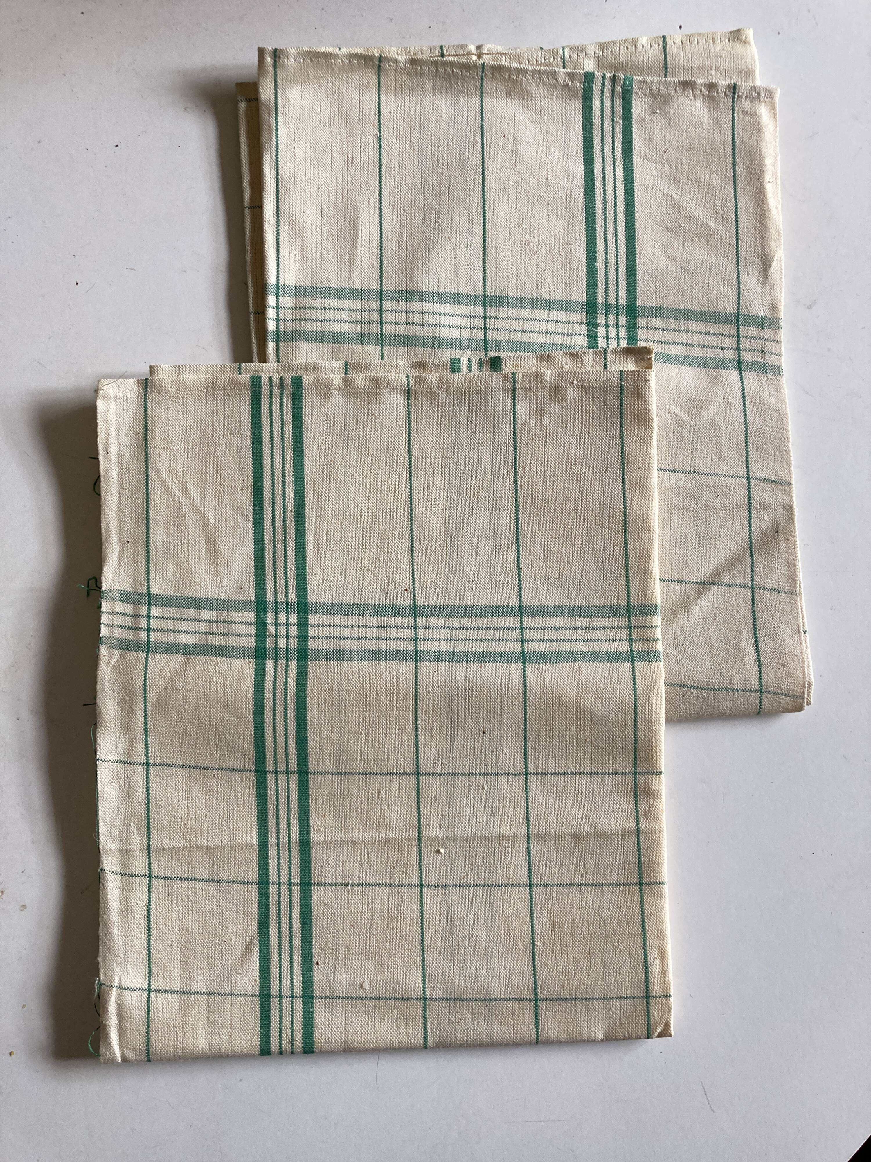 Set of 2 linen reserve towels 1960