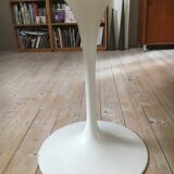 Eero Saarinen table for Knoll 1970
