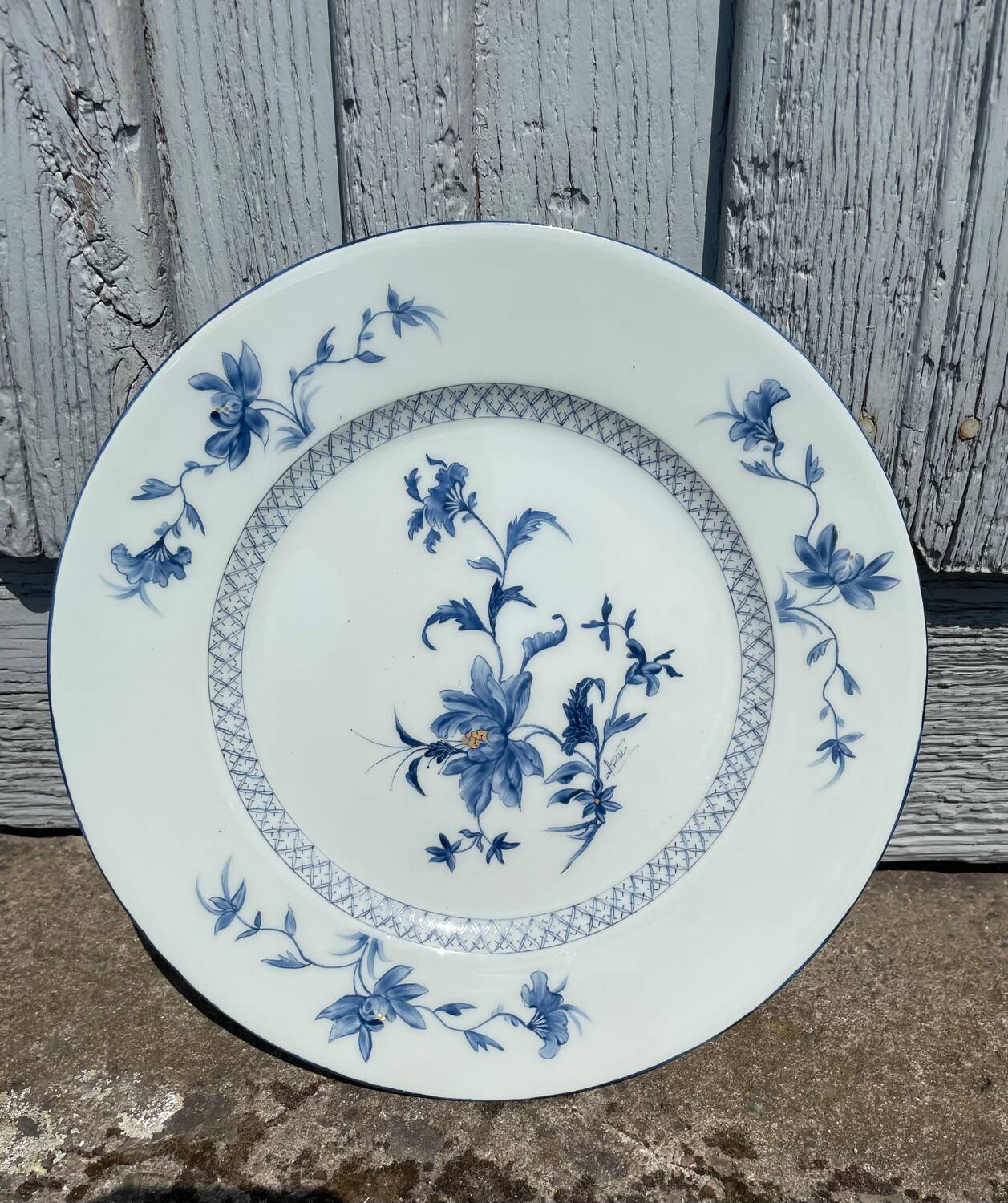 Two 18th century porcelain plates from the East India Company