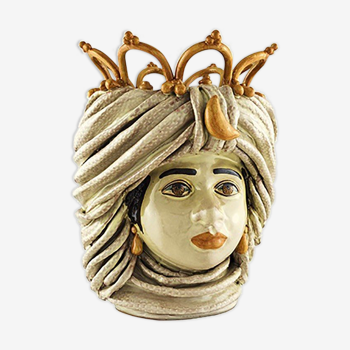 Women's beige crown vase