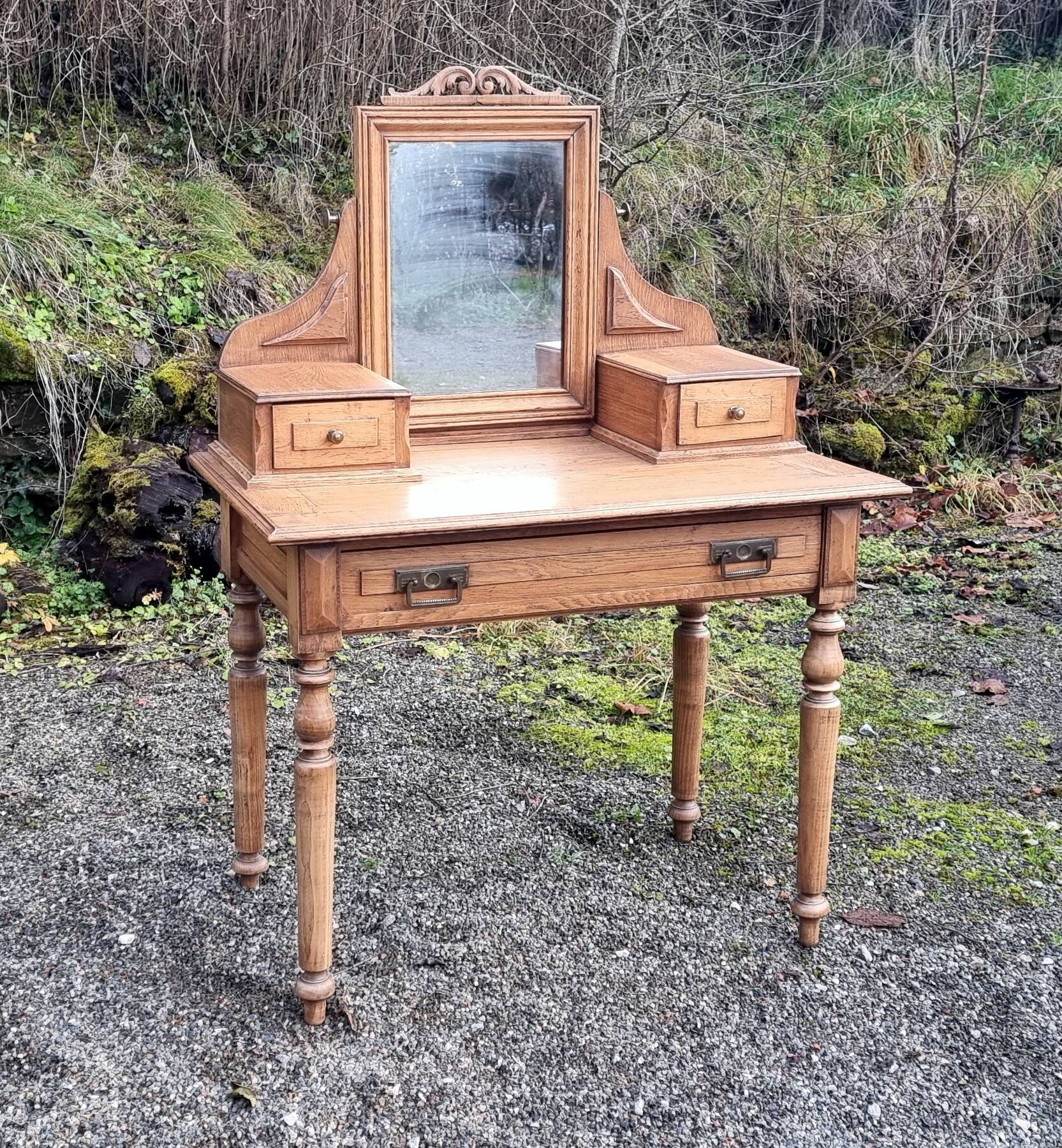 Antique dressing table