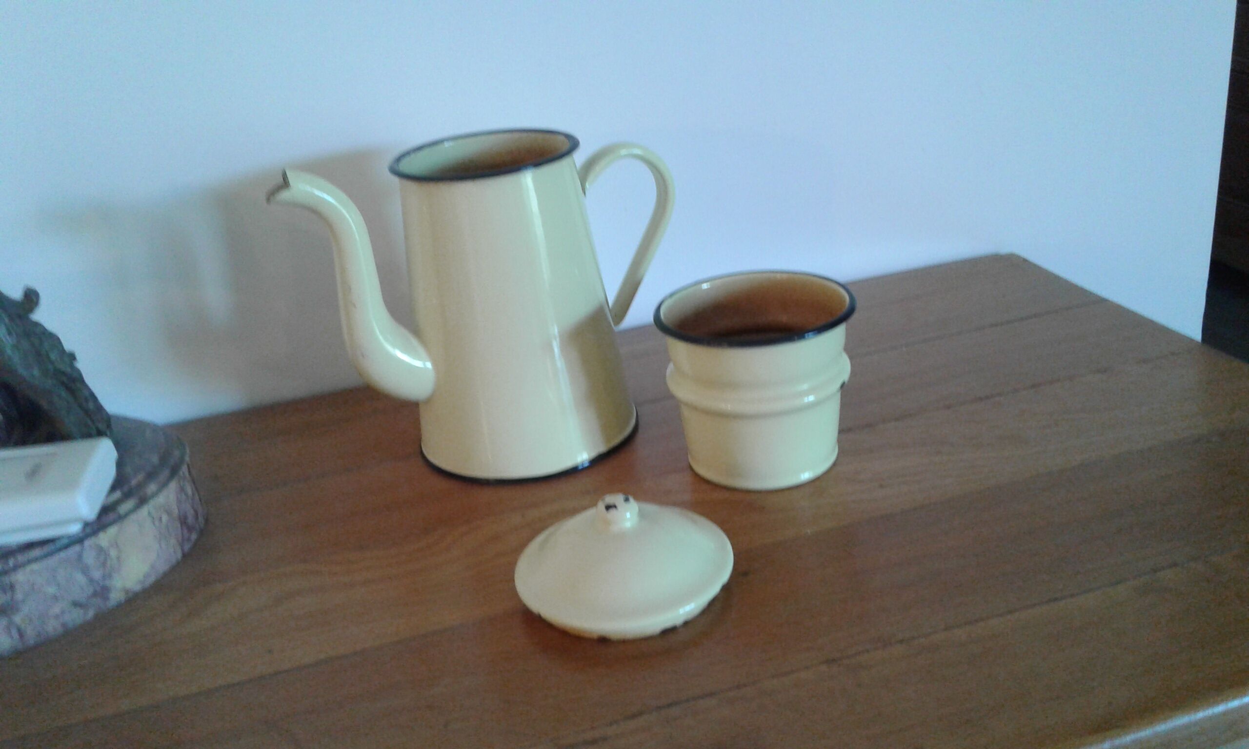 enamelled, yellow coffee maker. Vintage 50