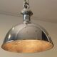 Suspension en nickel, style industriel.