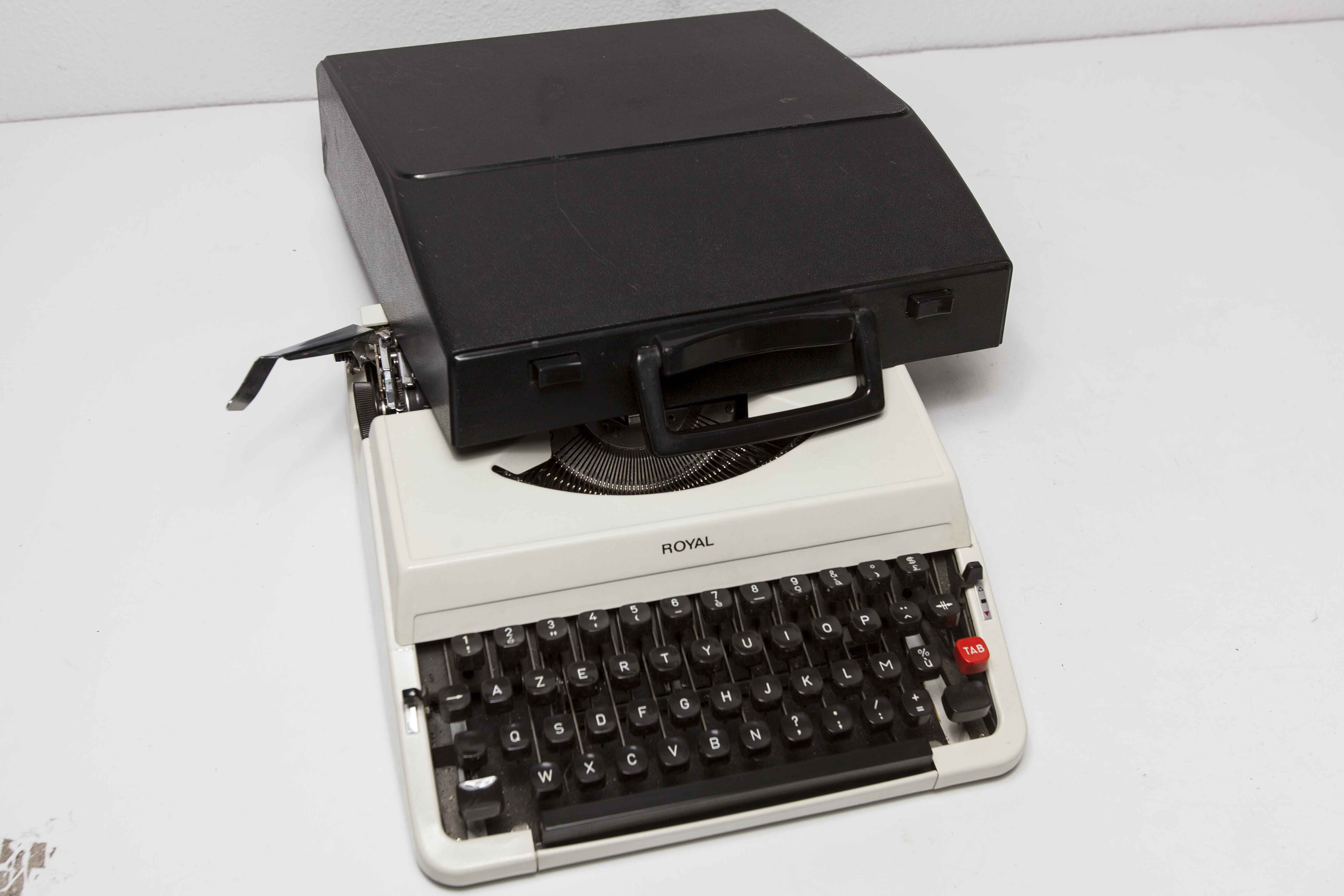 Royal Typewriter 203 1970 Japan