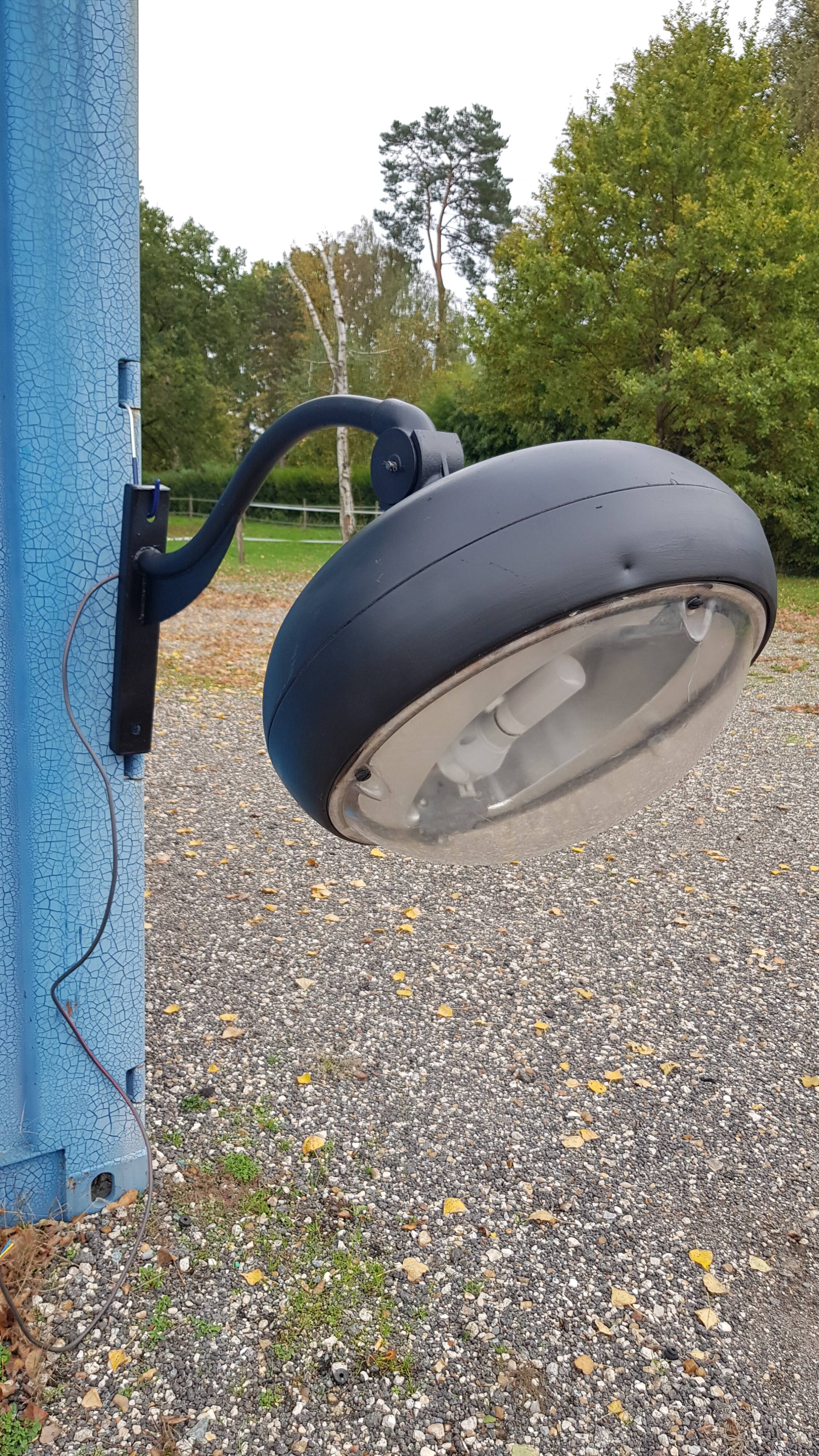 Former round lantern of public lighting of the city of Paris