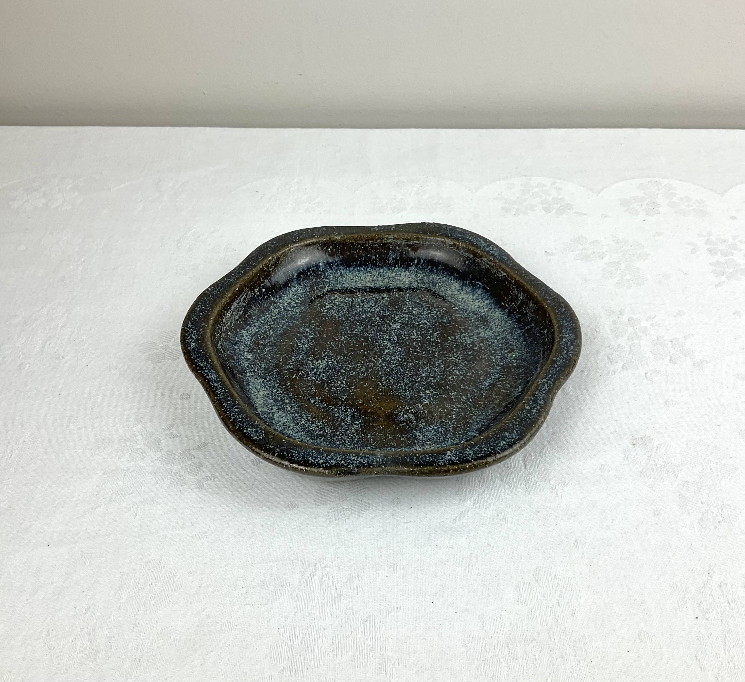 Enamelled stoneware ashtray