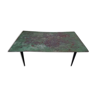Rectangular coffee table in patinated metal