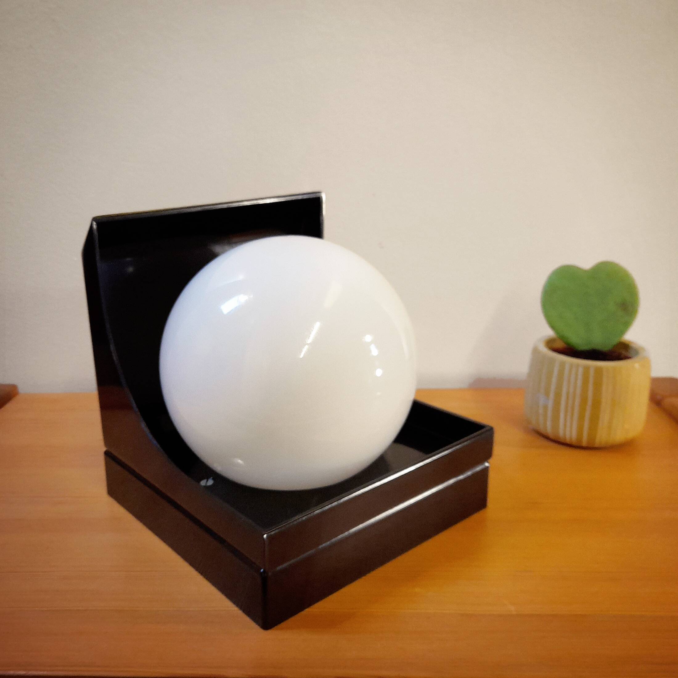 Raak domestic sun wall light