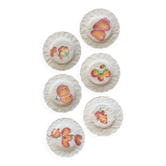 Assiettes en barbotine blanche vintage