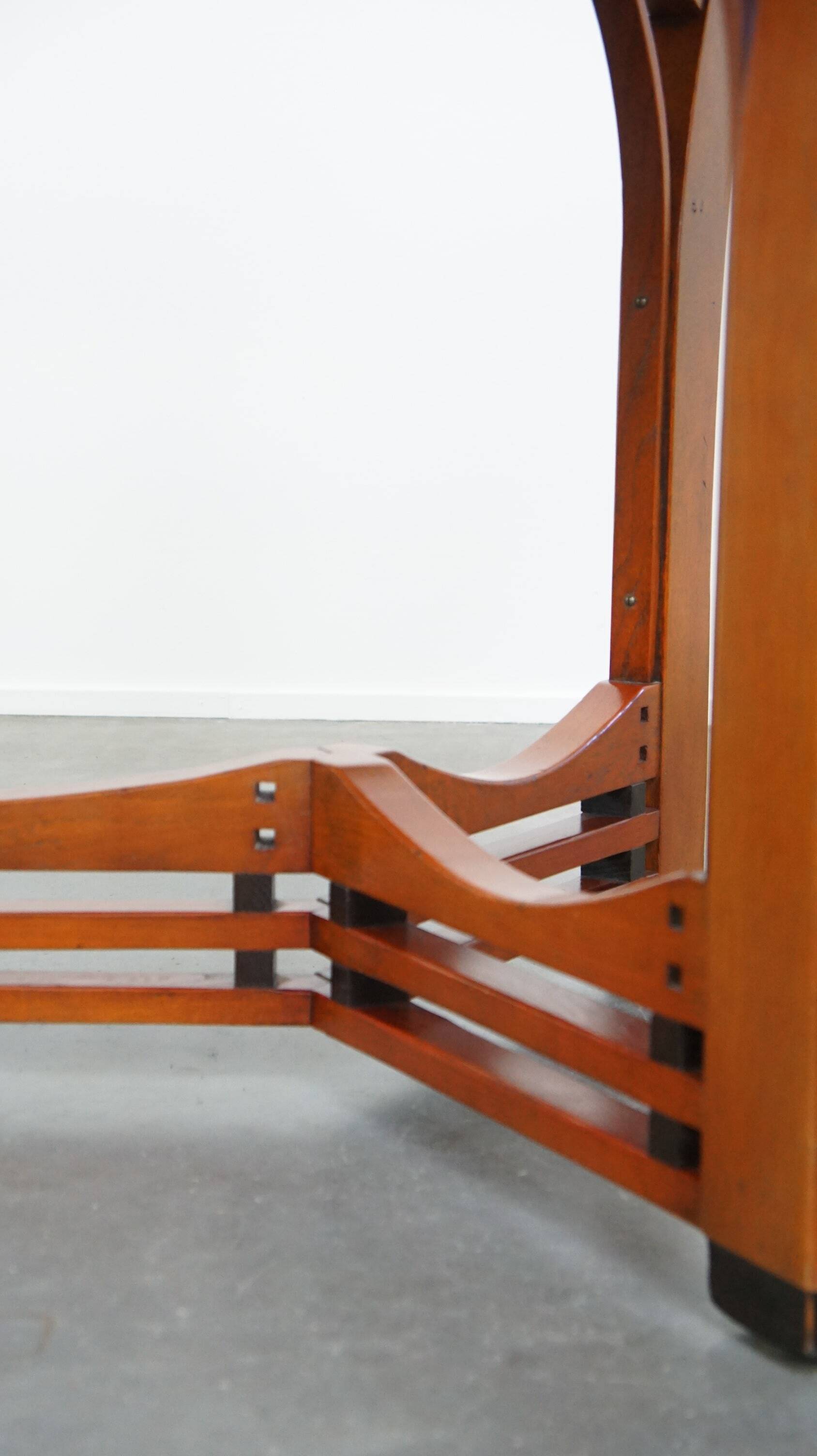 4 to 6-person Art Nouveau design dining table by Schuitema