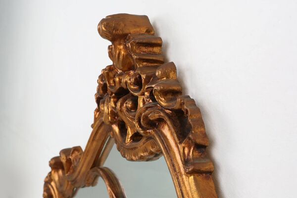 Miroir console en bois sculpté de style Louis XV, France, vers 1970