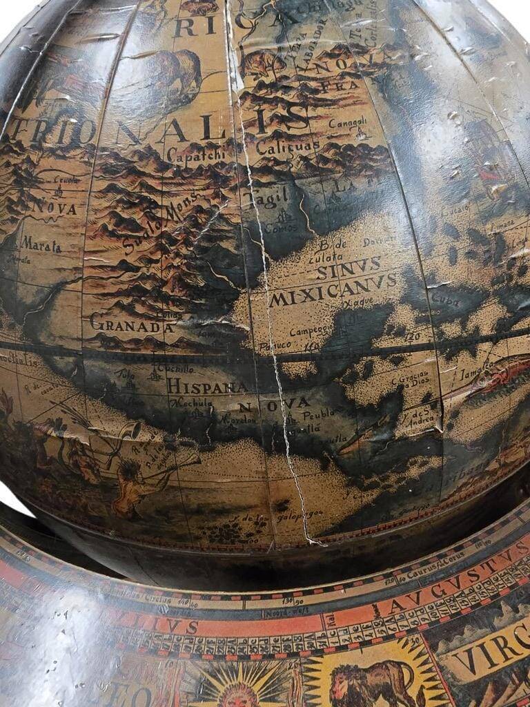 Vintage bar globe / bar furniture with decorative globe