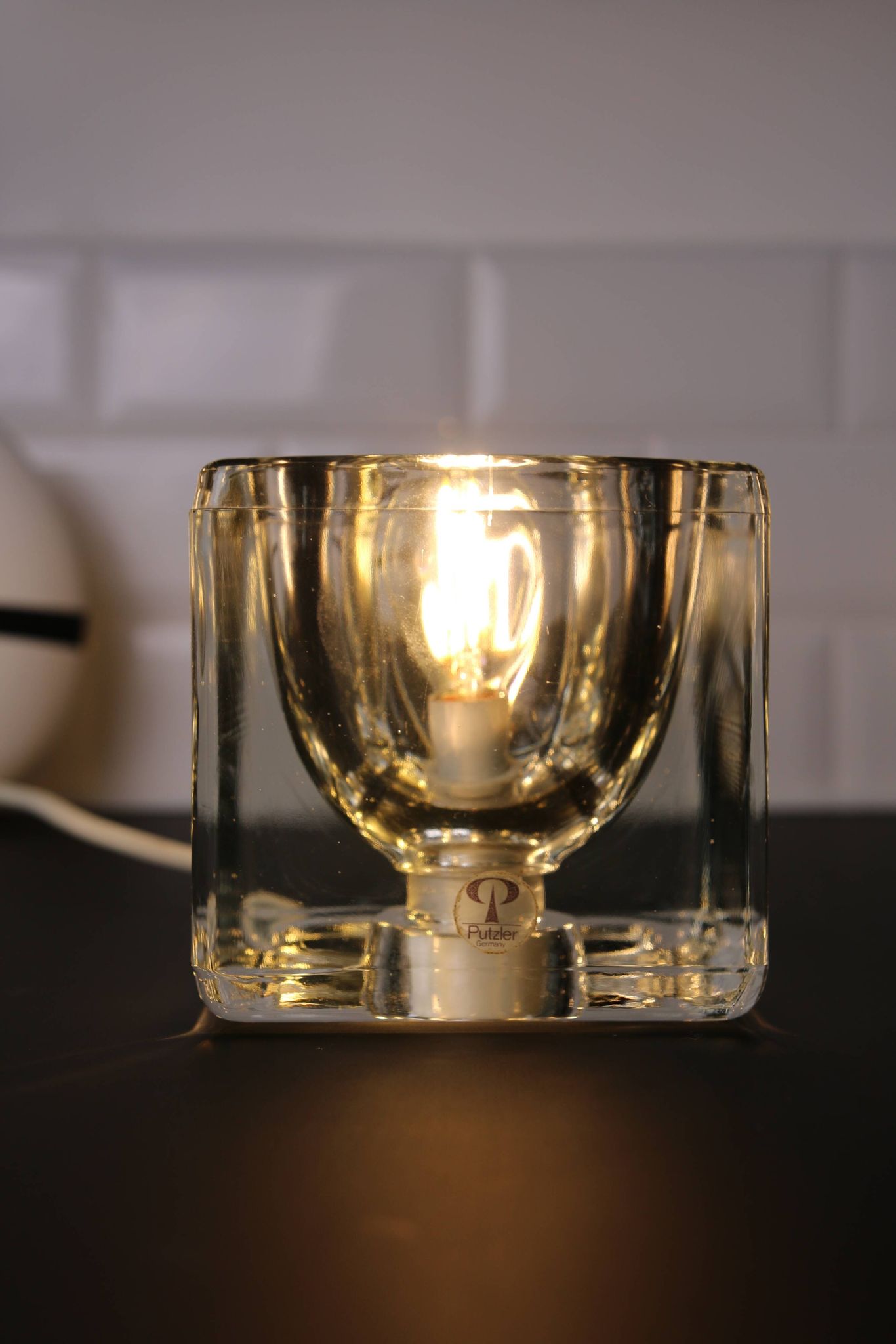 Lampe en verre Ice Cube par Putzler circa 1970