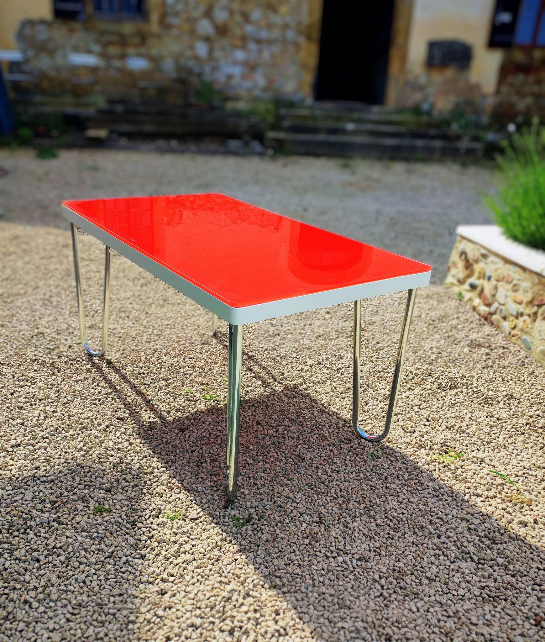 Table "floating" Space age 1970 Red Glass and Dove Tail - 140x80cm