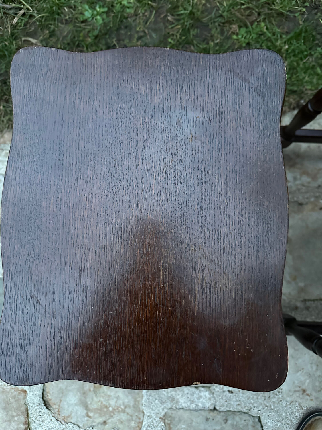 Set of two nesting tables