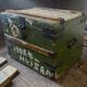 Coffre de voyage industriel vintage en bois vert