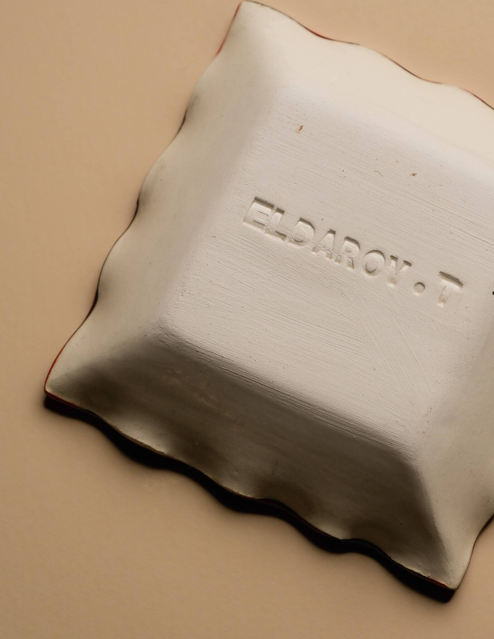 BLACK CERAMIC POCKET TRAY