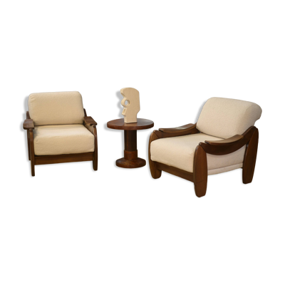 Paire de fauteuils brutalistes en acajou et bouclettes écrues 1970’s