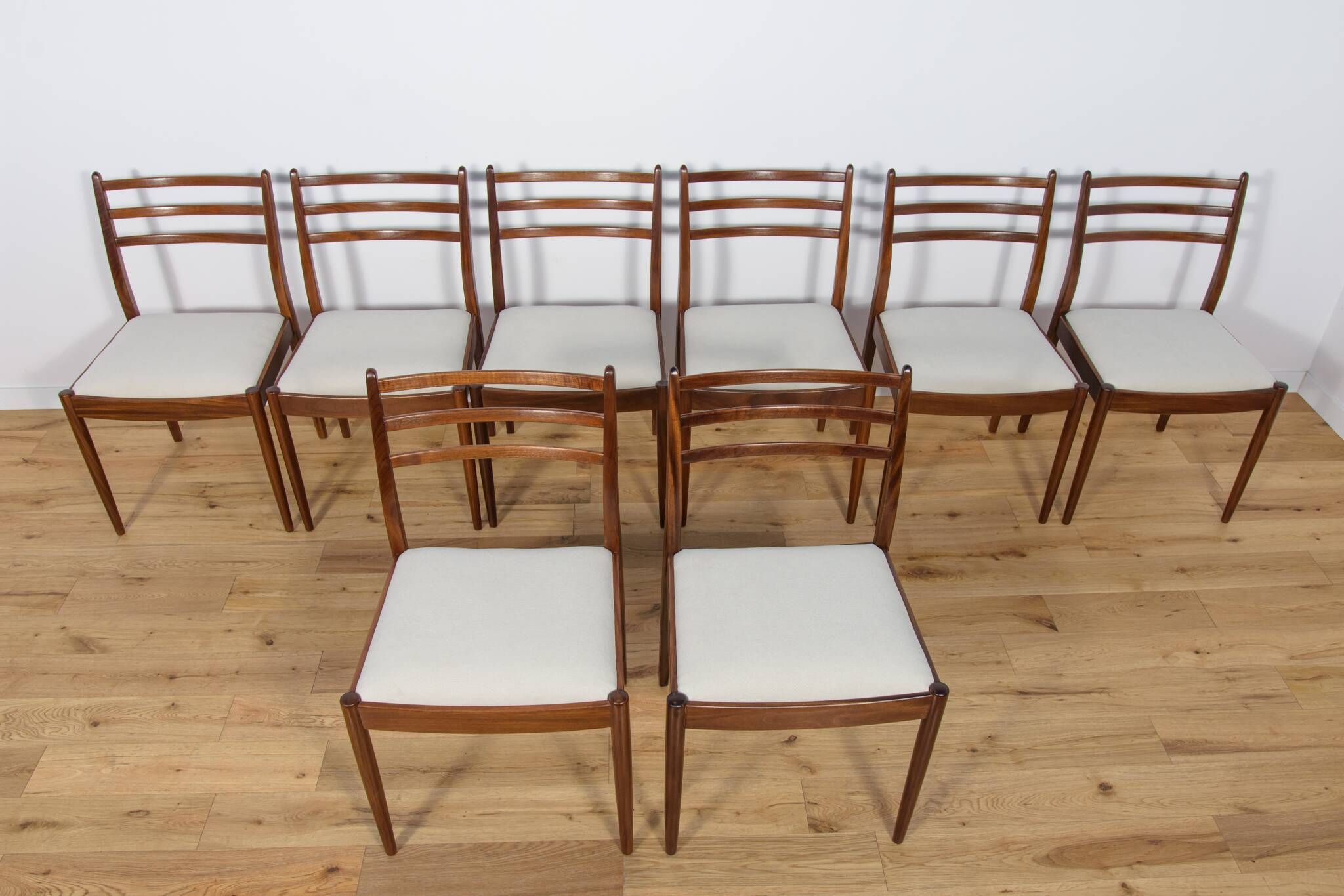 Set de 8 chaises de salle à manger en teck par Victor Wlkins pour G-Plan, 1960s