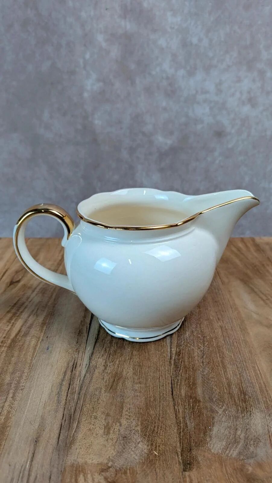 Small milk jug Villeroy & Boch with gold trim – vintage
