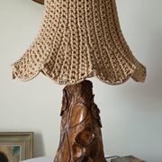 Lampe de table en bois sculpté et corde vintage