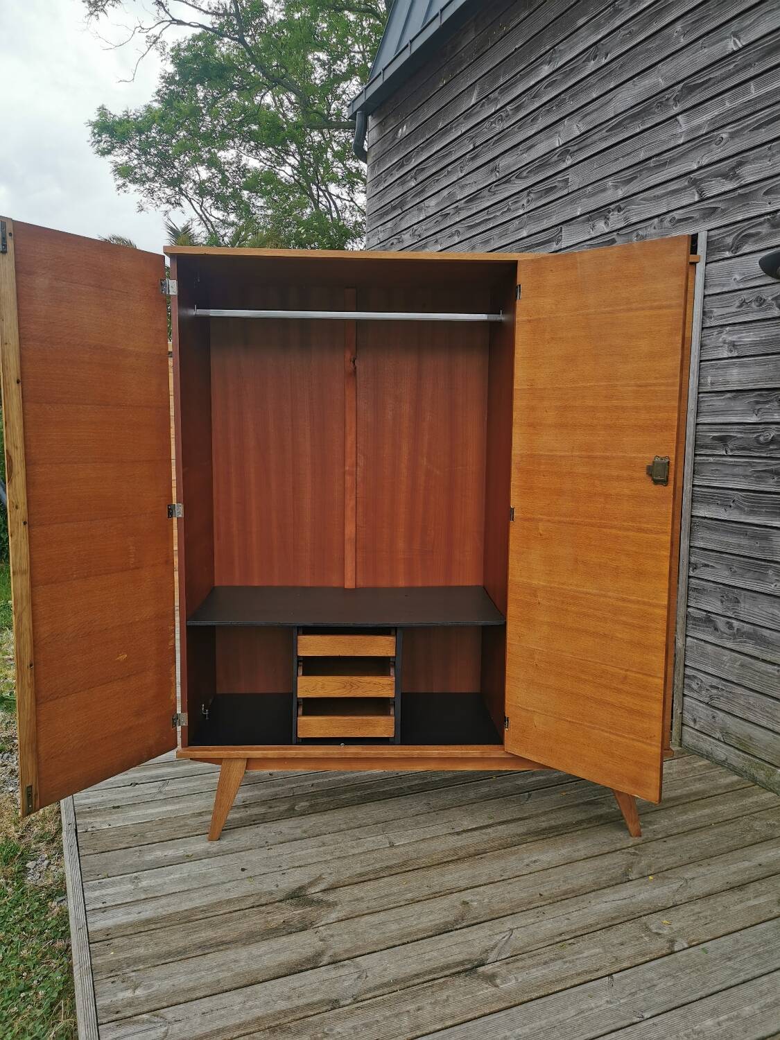 Vintage dressing cabinet