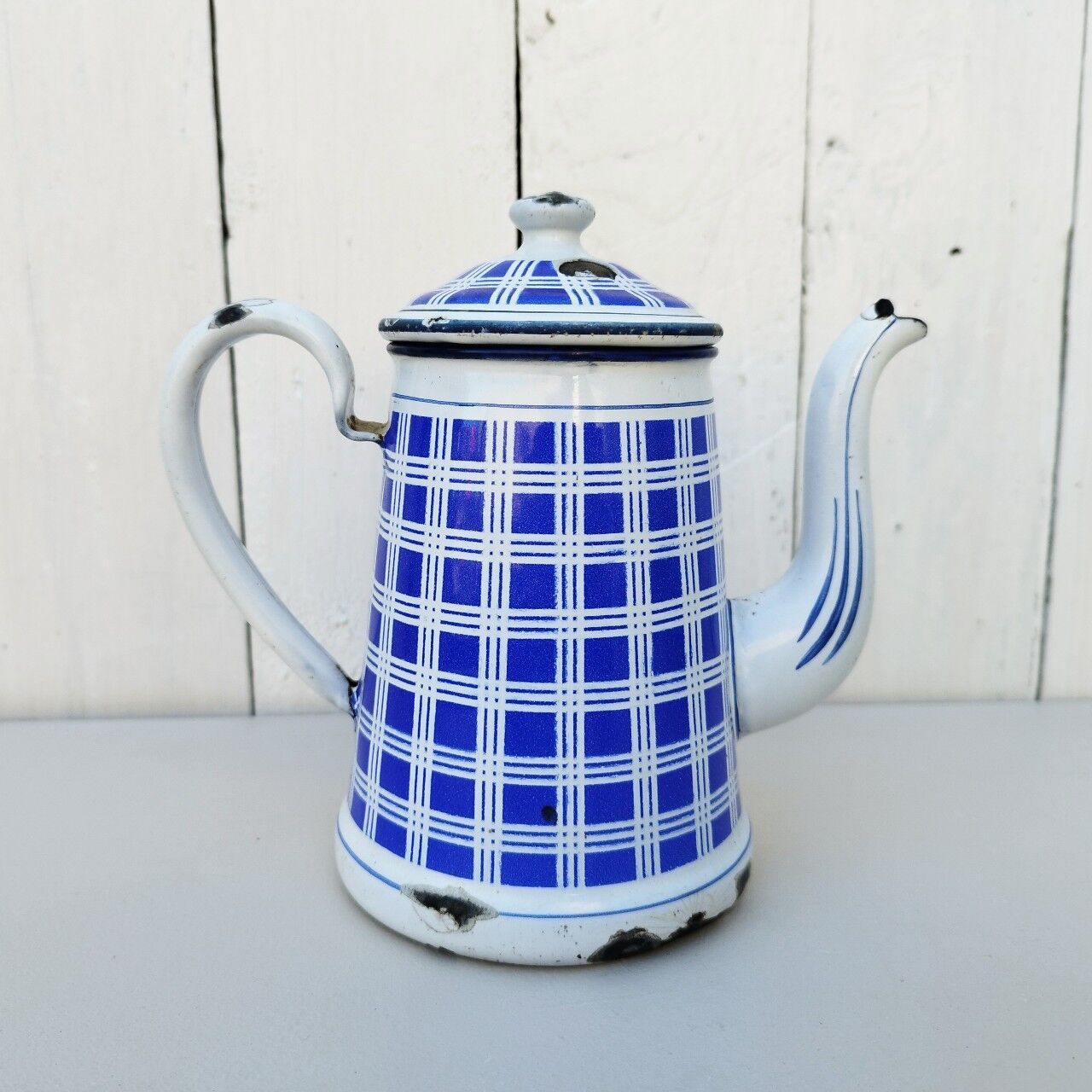 Old enamelled coffee maker vintage tiles