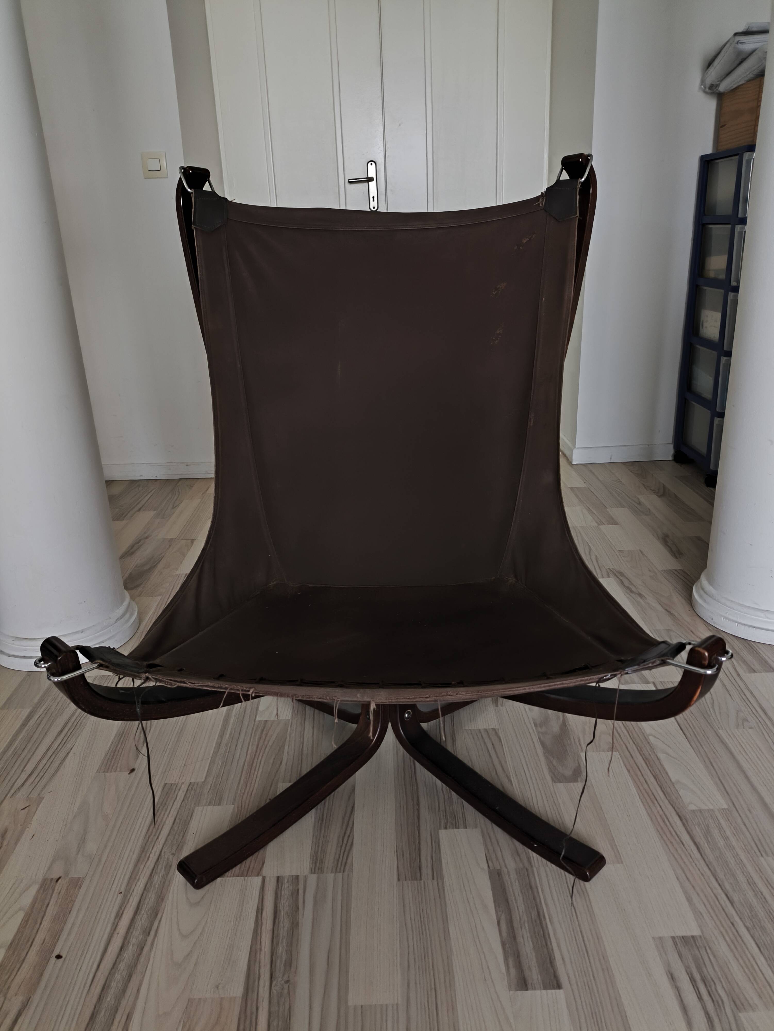 Falcon armchair
