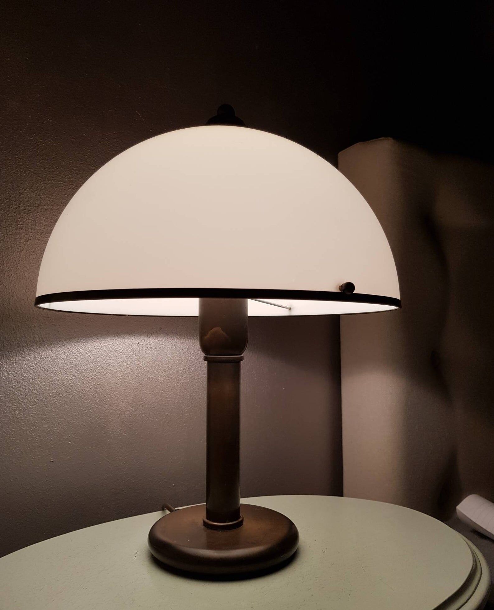 White mushroom table lamp 1970s space age