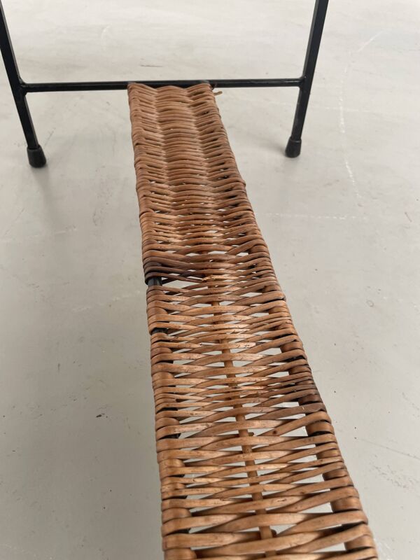 Table basse osier tressé et métal 1960