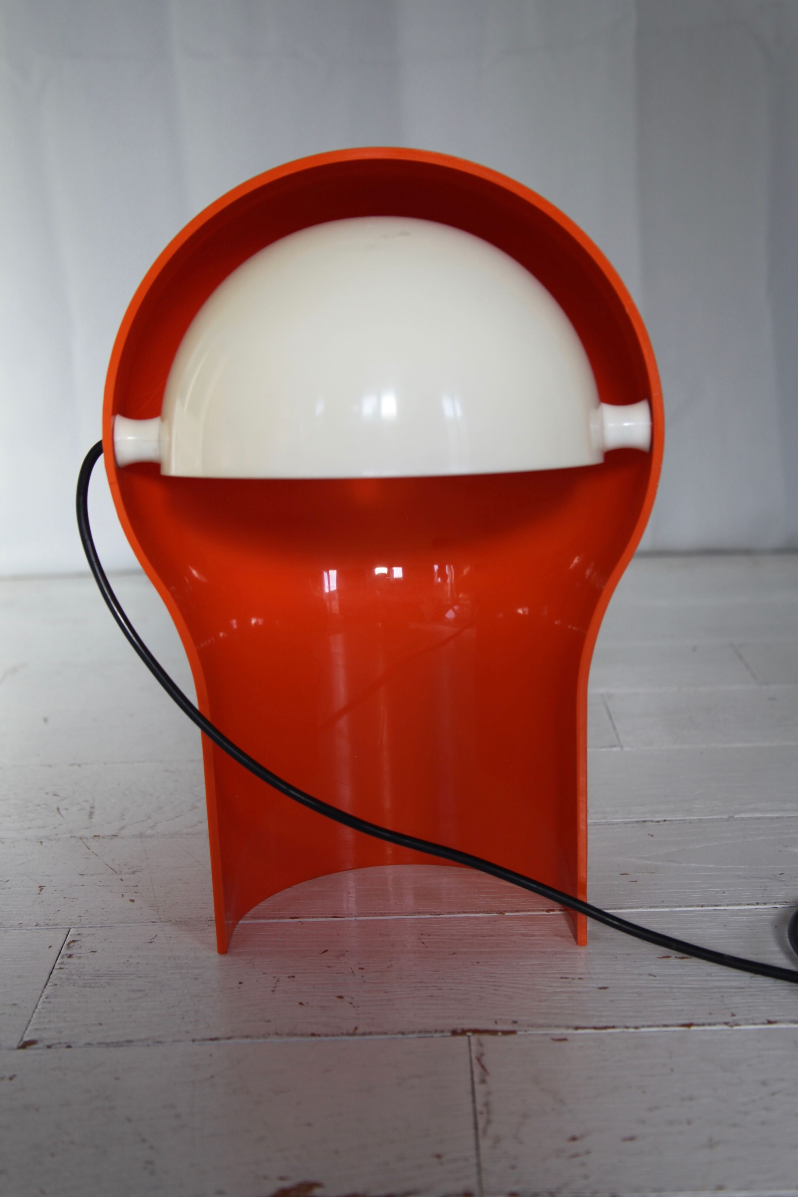 Telegono lamp by Vico Magistretti for Artemide