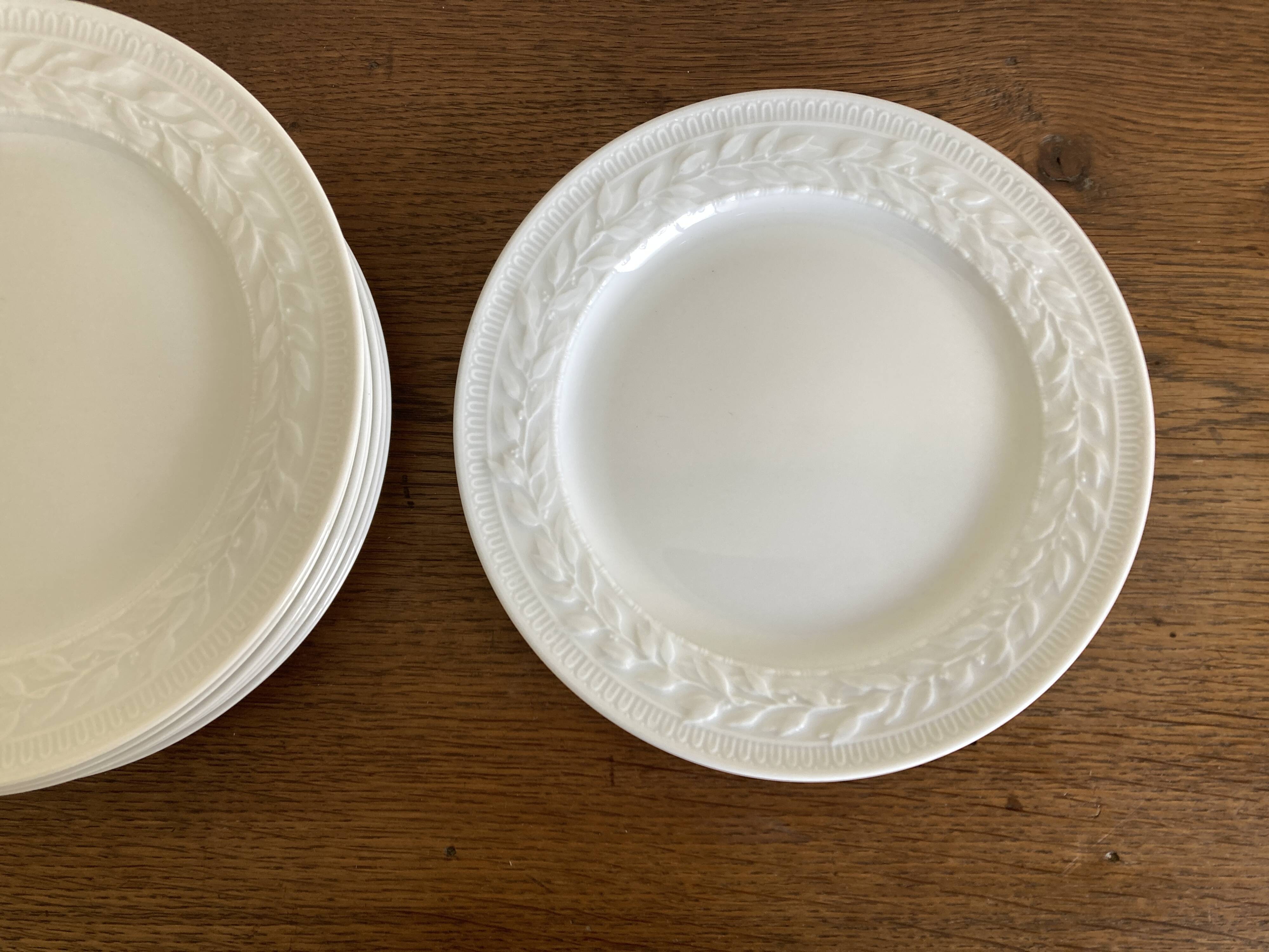 set of 8 Bernardaud Louvre neo-classical plates with laurel wreath design
