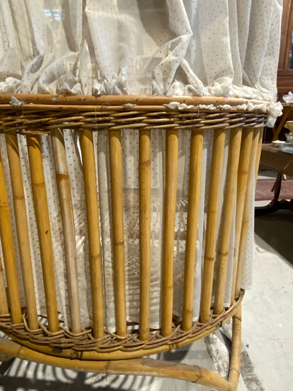 Berceau lit en rotin vintage