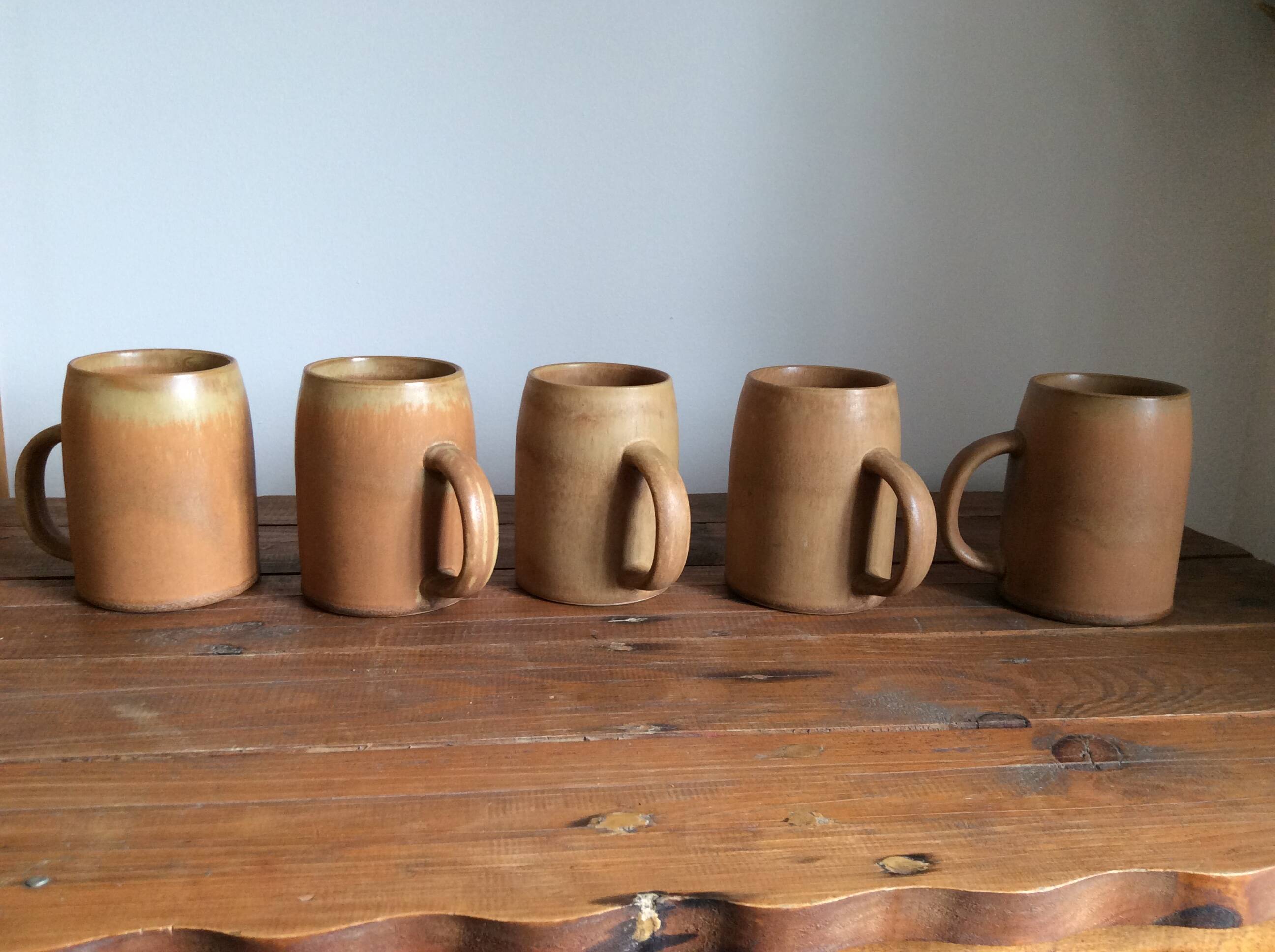 5 stoneware mugs