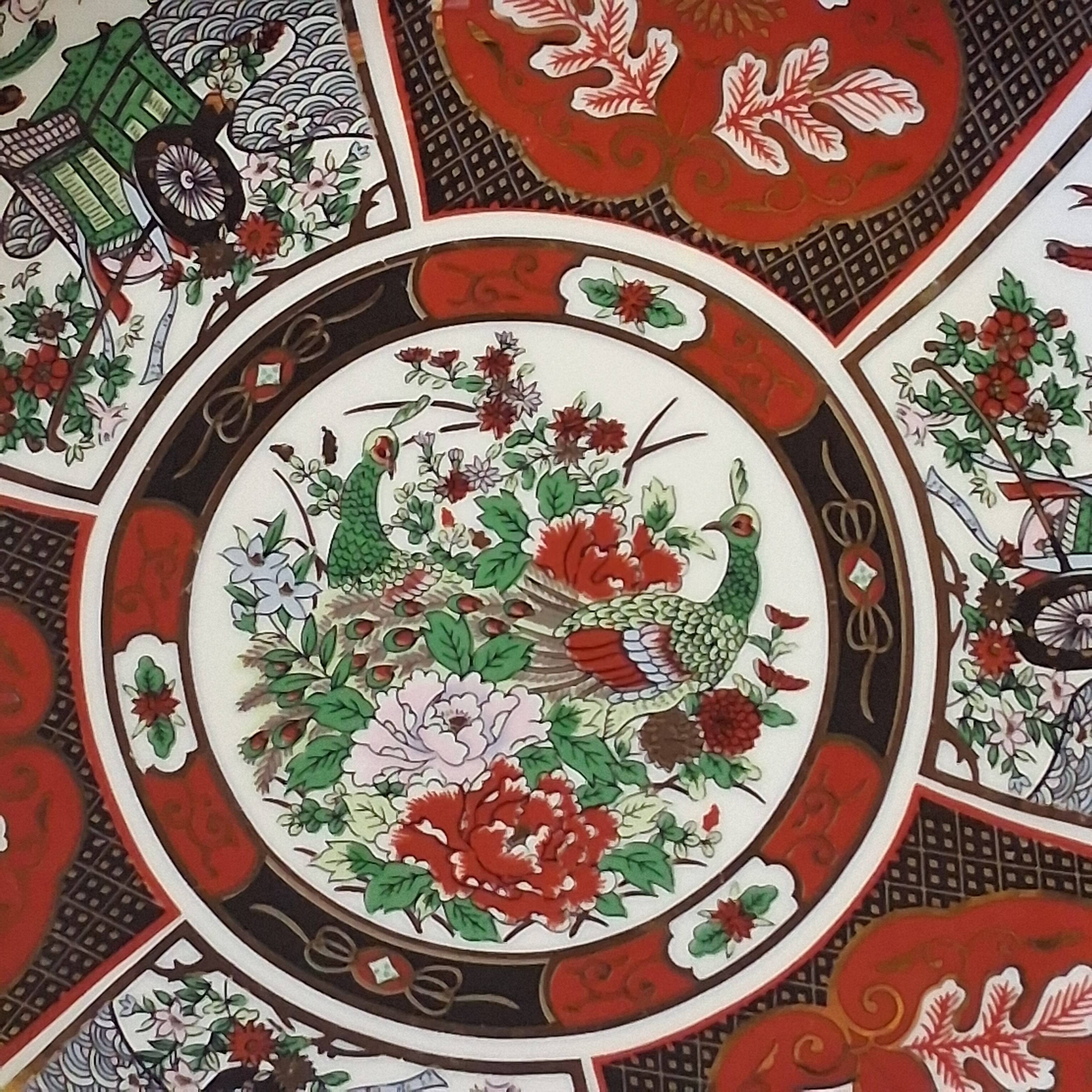 Very pretty Asian plate in very good condition.