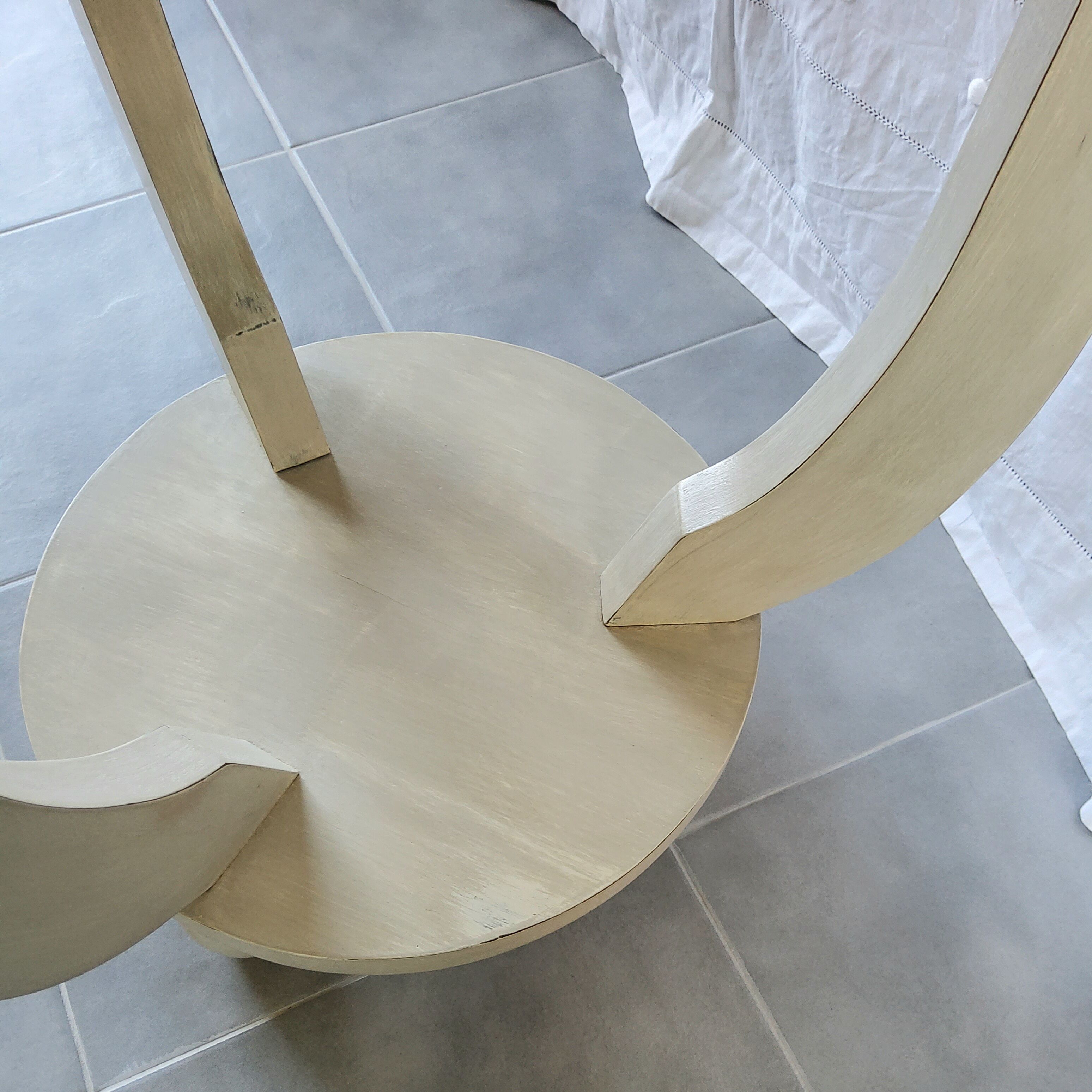 Patinated Art Deco pedestal table