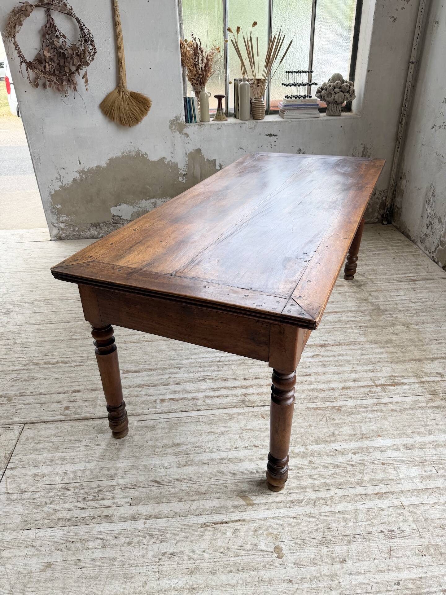 Table de ferme ou table de drapier noyer massif 1900