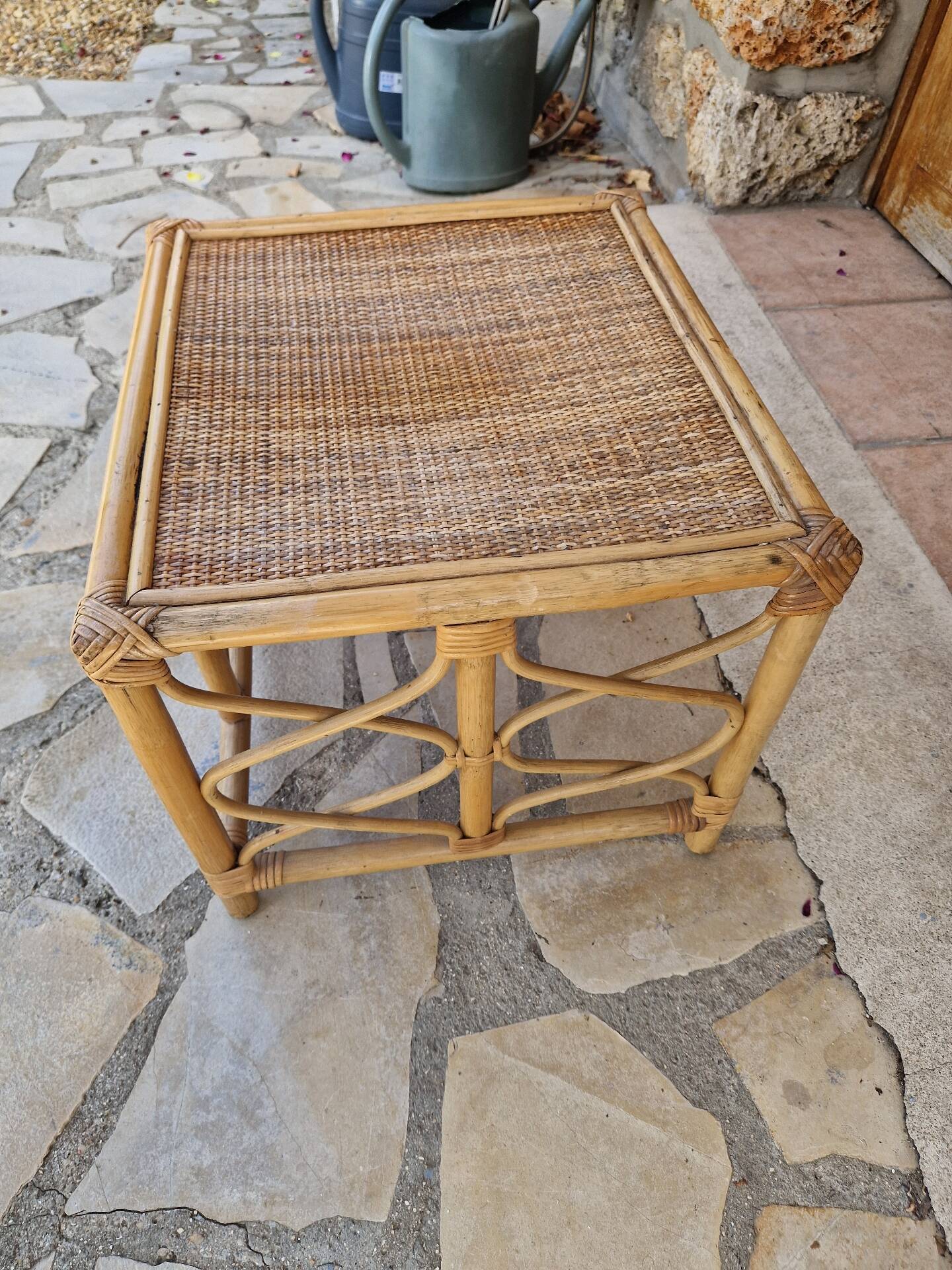 Table basse en rotin
