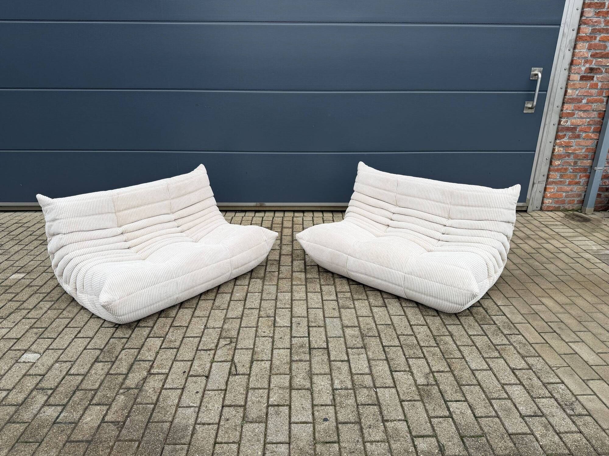 Original ligne roset togo set 3z, 2z + corner beige corduroy in new condition!!