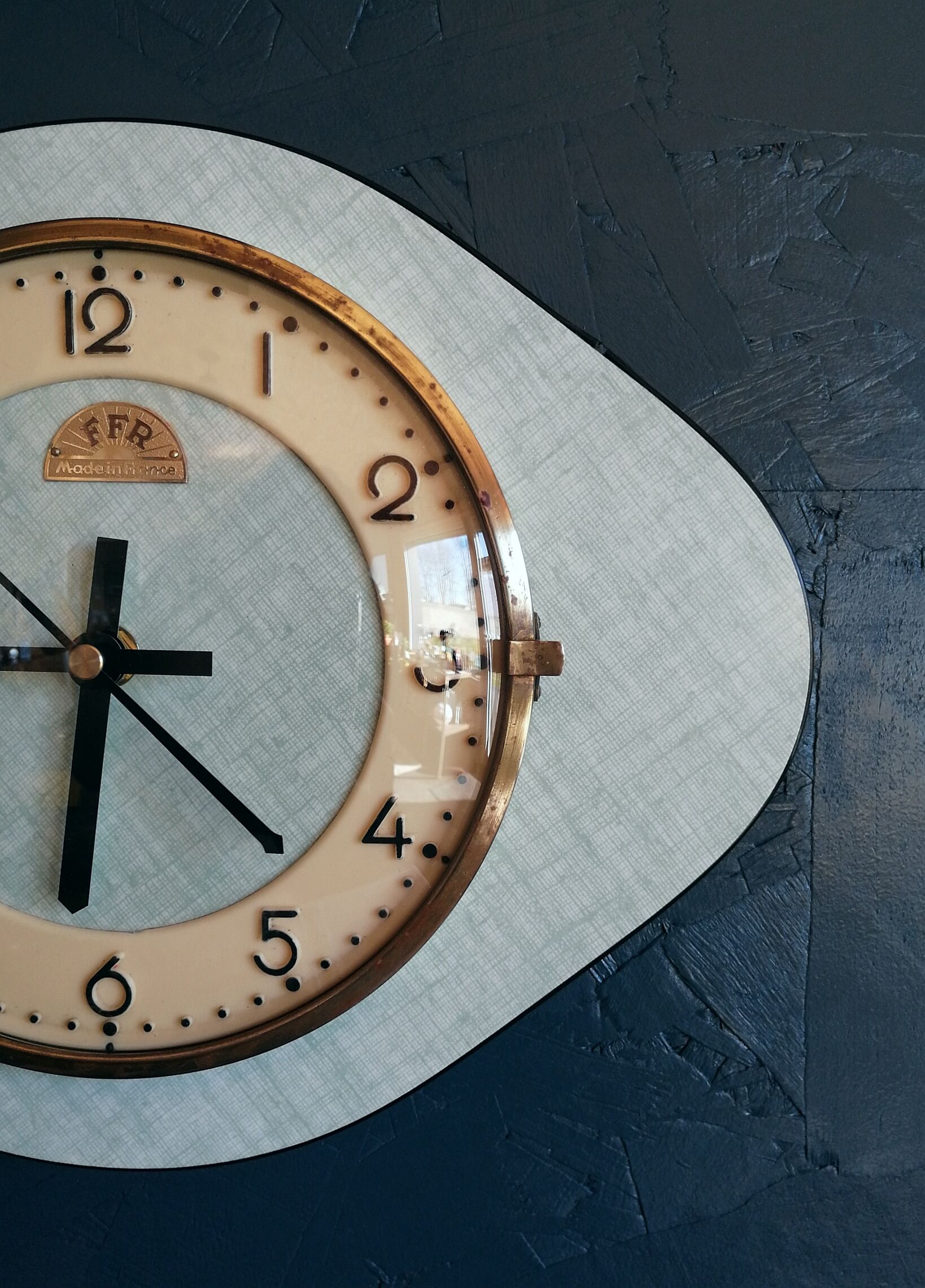Vintage clock, wall clock "tender green FFR"