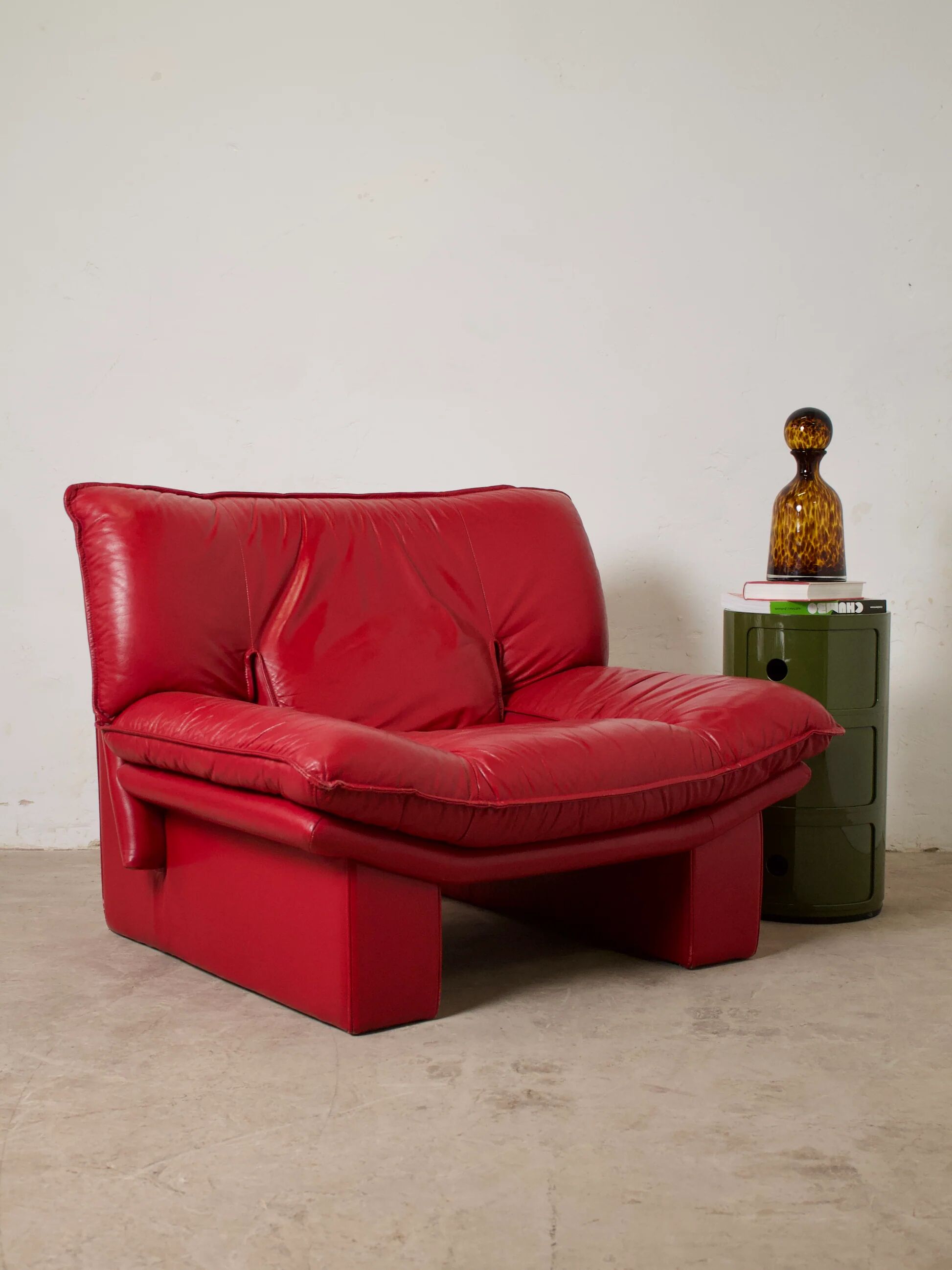 Vintage leather armchair "Ambassador", Nicoletti Salotti, Italy, 1980