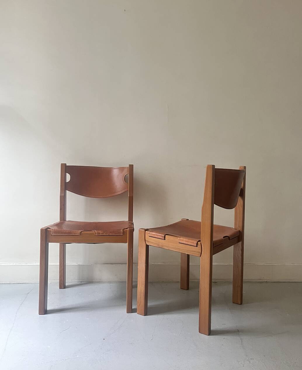 elm wood and camel leather chair Maison Regain, French design 1960
