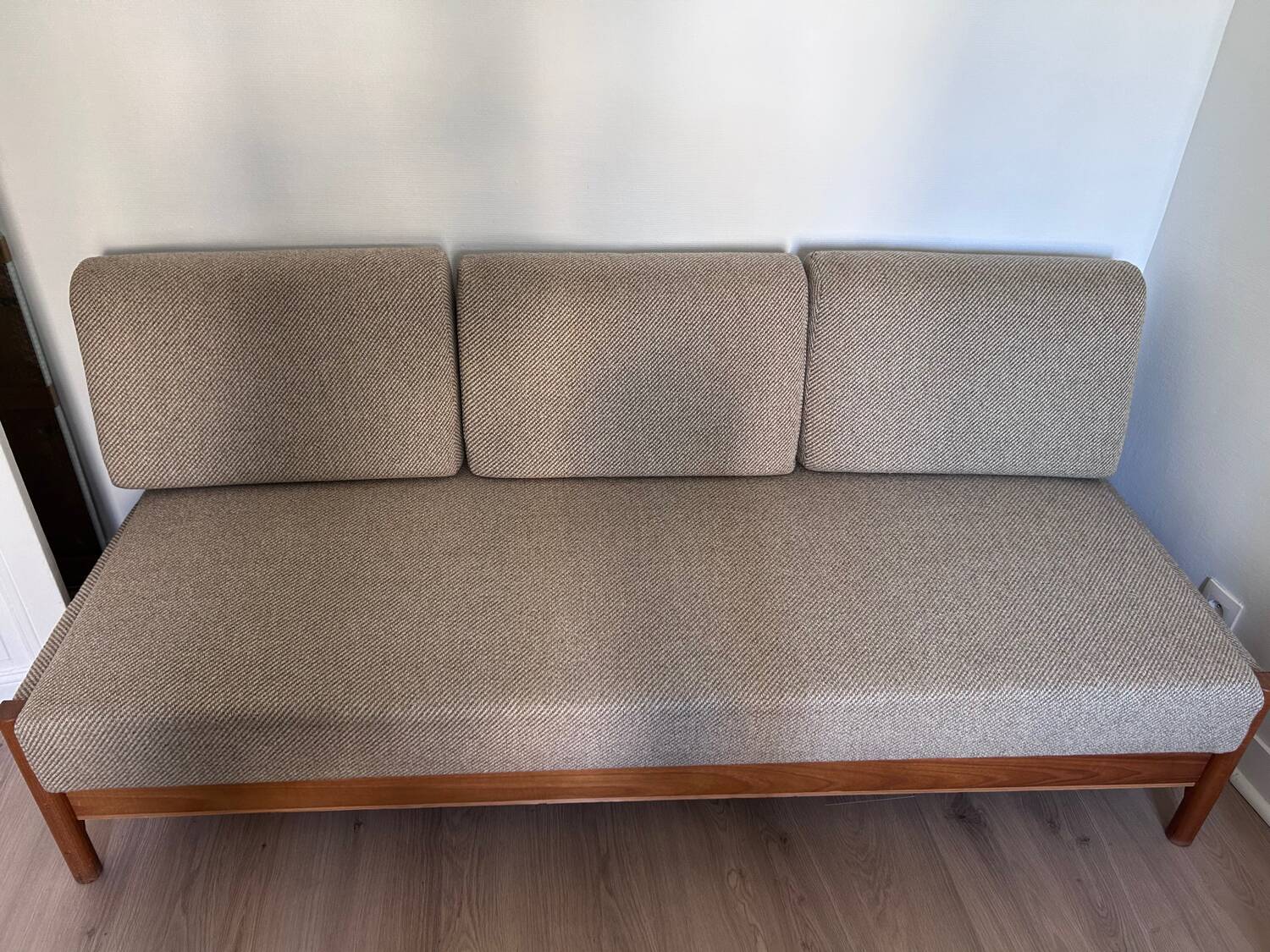 Canapé style scandinave