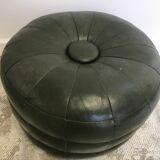 Pouf cuir vert vintage 1970