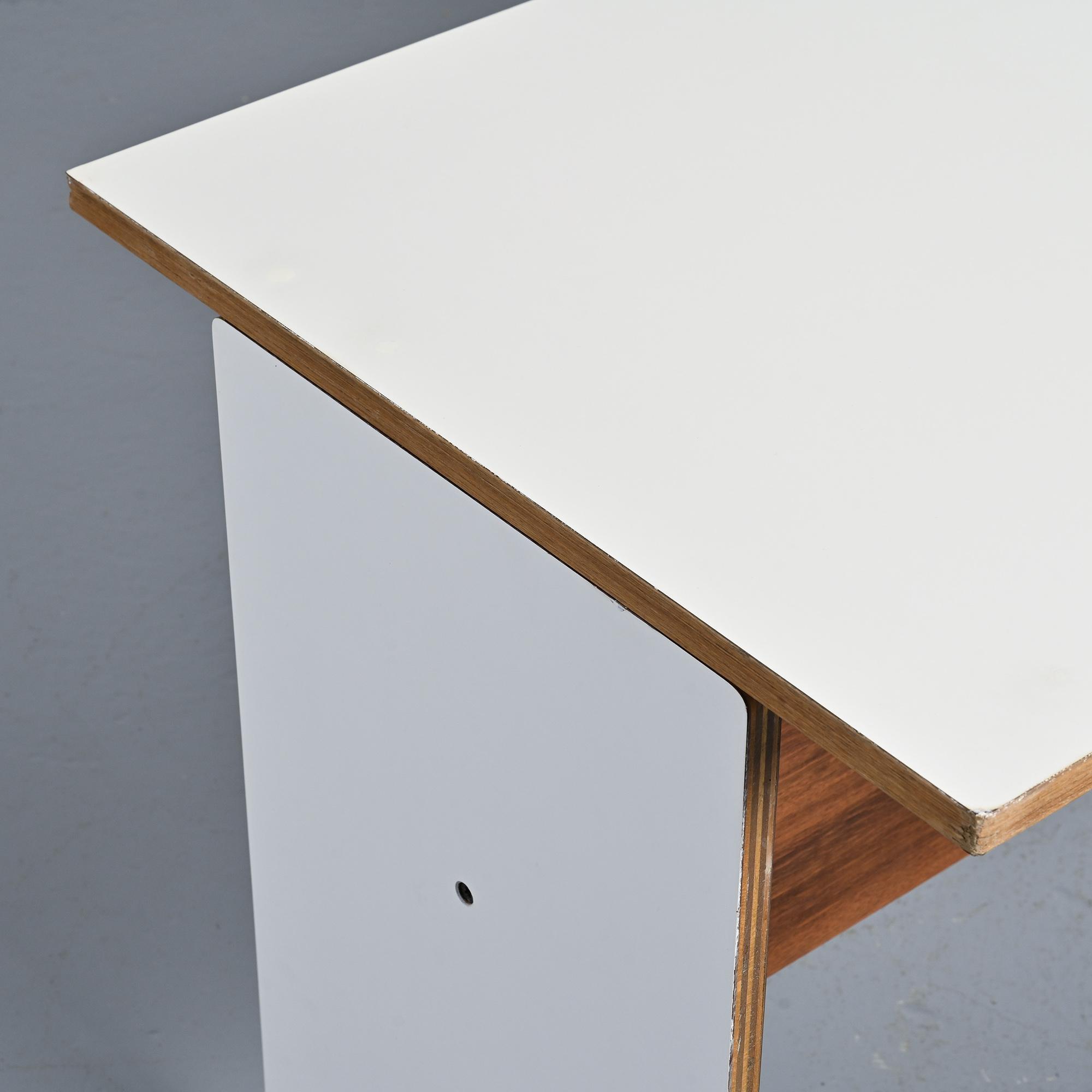 Modular table by Pierre Guariche for La Plagne, circa 1968.