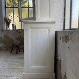 XL display case with white patina