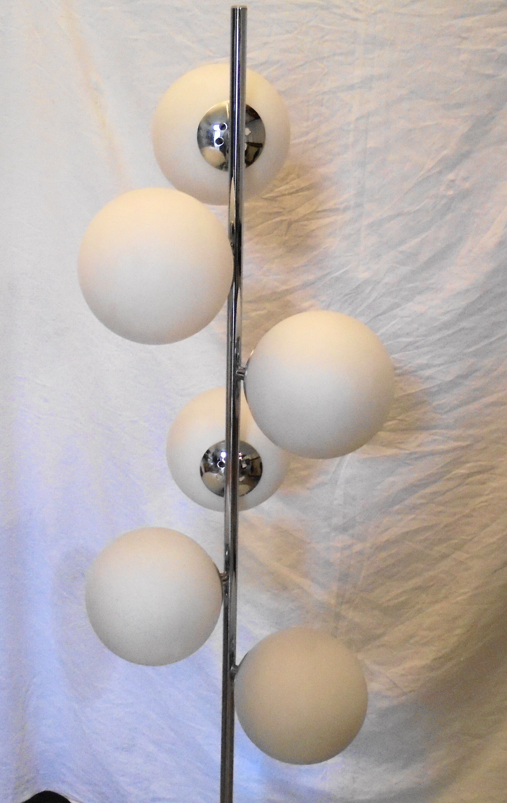 Lamppost 6 balls in white opaline, years 70