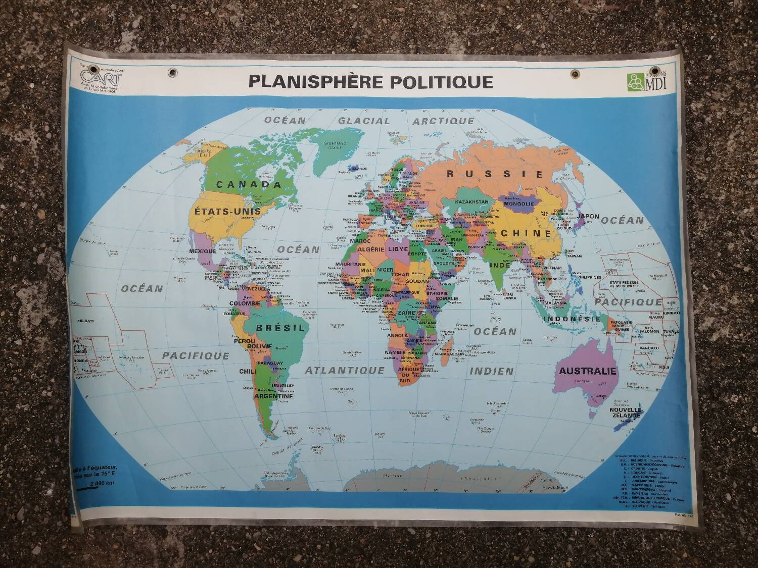 Old school MDI map: The world, political planisphere and relief.