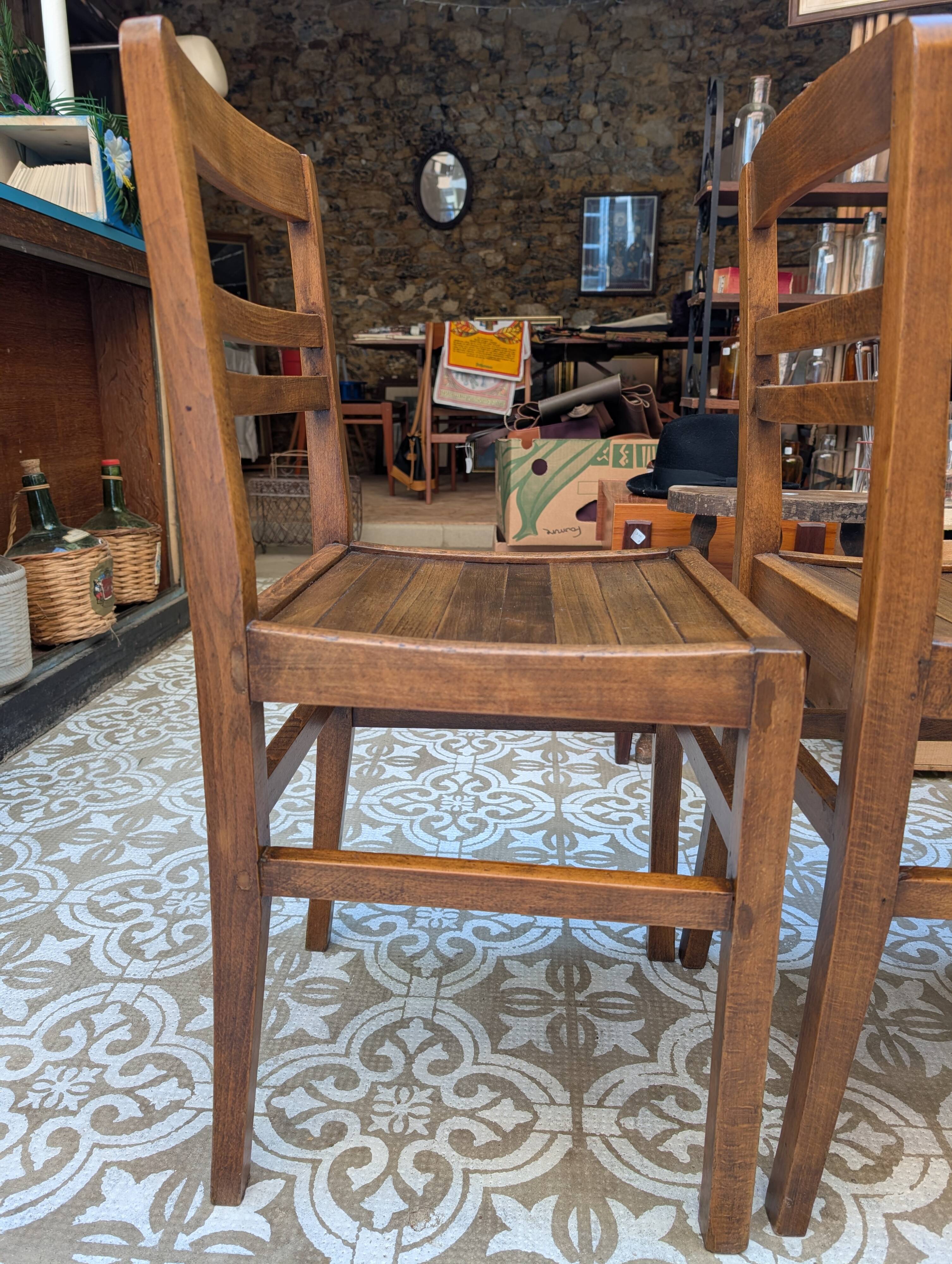 Set of reconstruction chairs