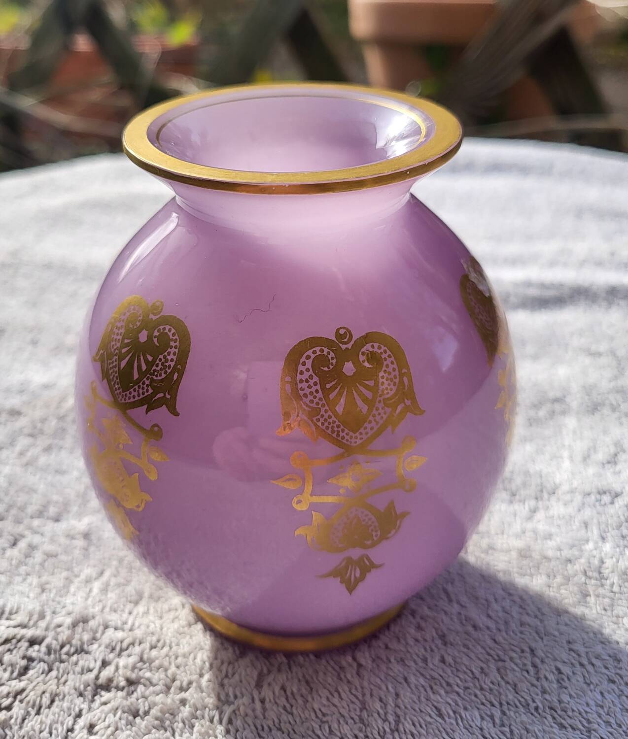 “Agate” ball vase from Baccarat